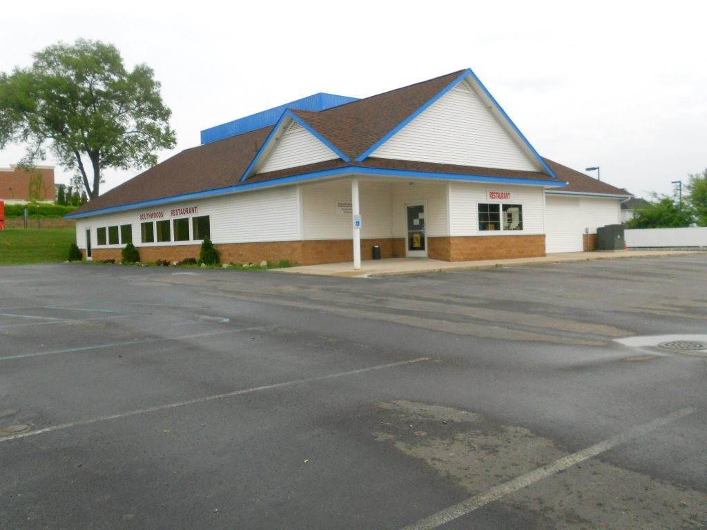 17. Commercial for Sale at 1007 Spring Street Petoskey, Michigan 49770 United States