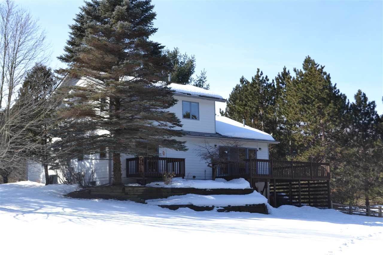 3. Single Family Homes at 194 Meadow-Wood Drive Harbor Springs, Michigan 49740 United States