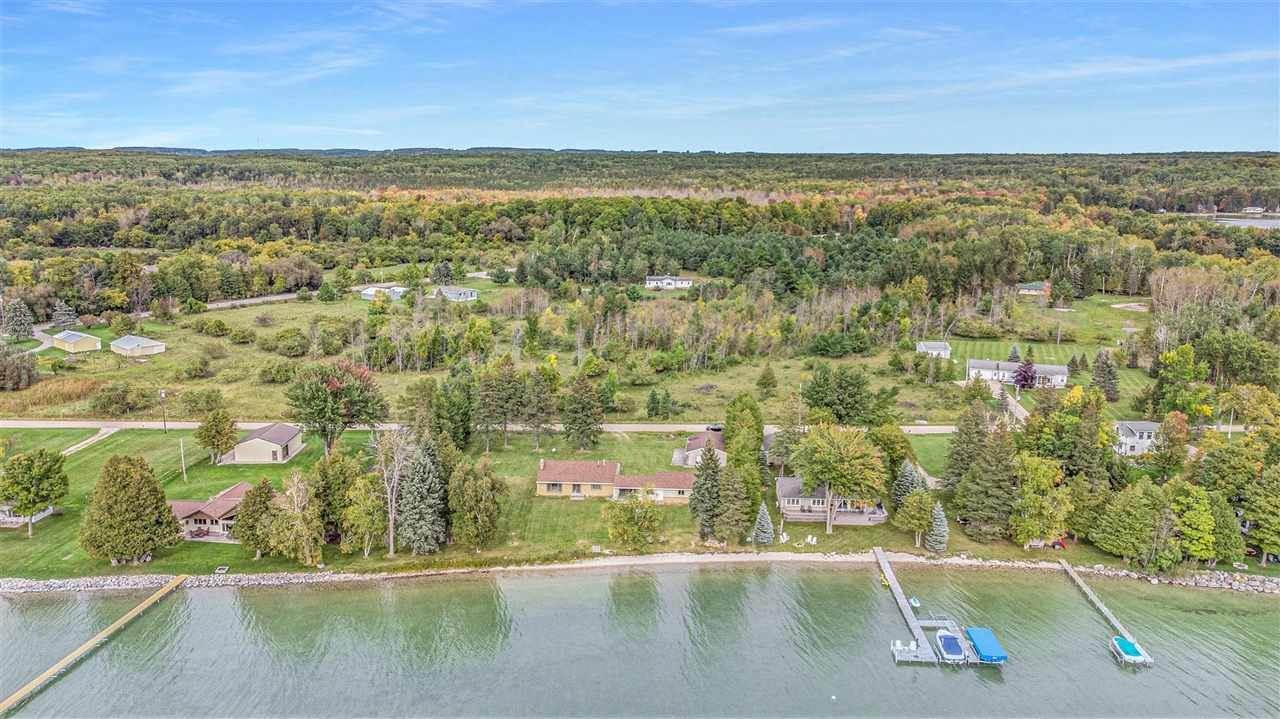 9. Single Family Homes for Sale at 3835 Greenmans Point Road Cheboygan, Michigan 49721 United States