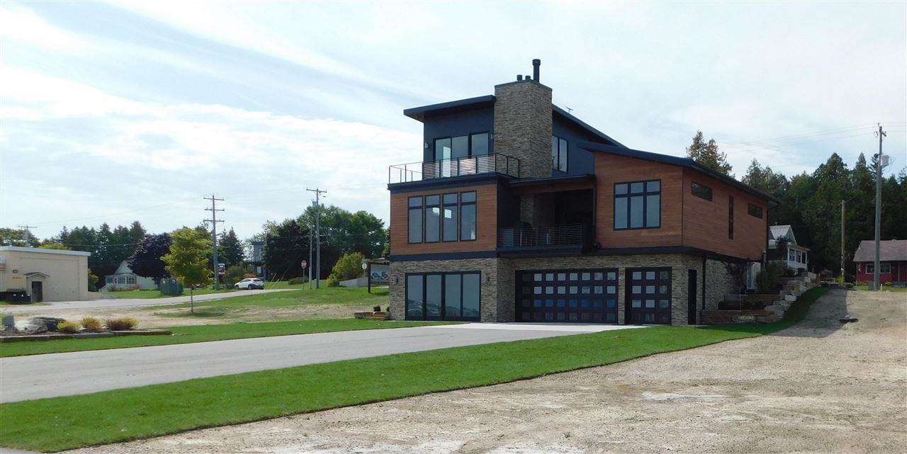 1. Single Family Homes for Sale at 616 N Ontario Street De Tour Village, Michigan 49725 United States