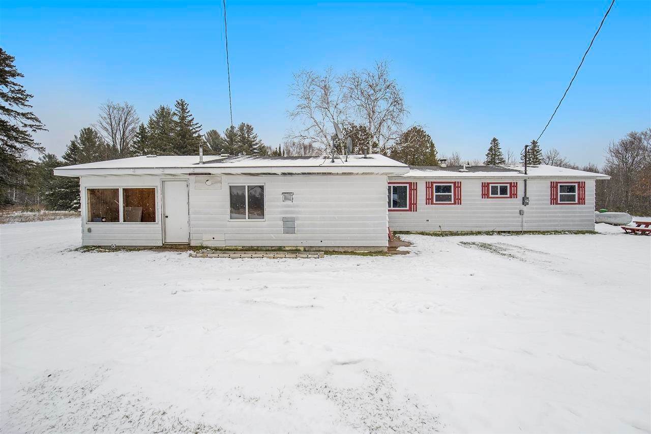 21. Single Family Homes for Sale at 16409 N Old Mackinaw Road Cheboygan, Michigan 49721 United States
