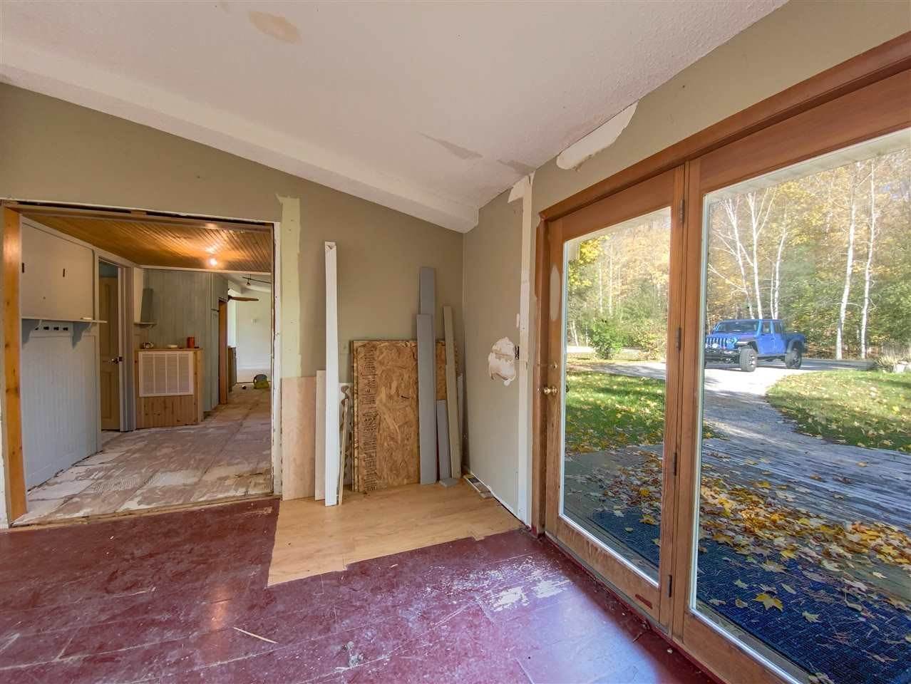 11. Single Family Homes for Sale at 8263 Shrigley Road Charlevoix, Michigan 49720 United States