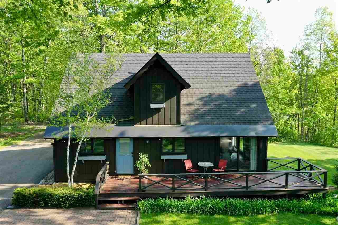 1. Single Family Homes for Sale at 7761 Pleasantview Harbor Springs, Michigan 49740 United States