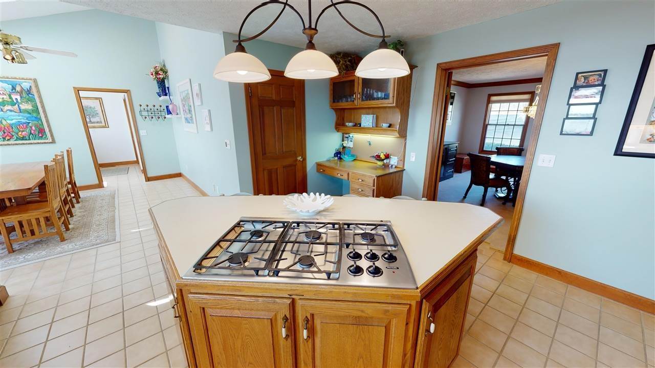 14. Single Family Homes for Sale at 2926 Hidden Ridge Road Indian River, Michigan 49706 United States