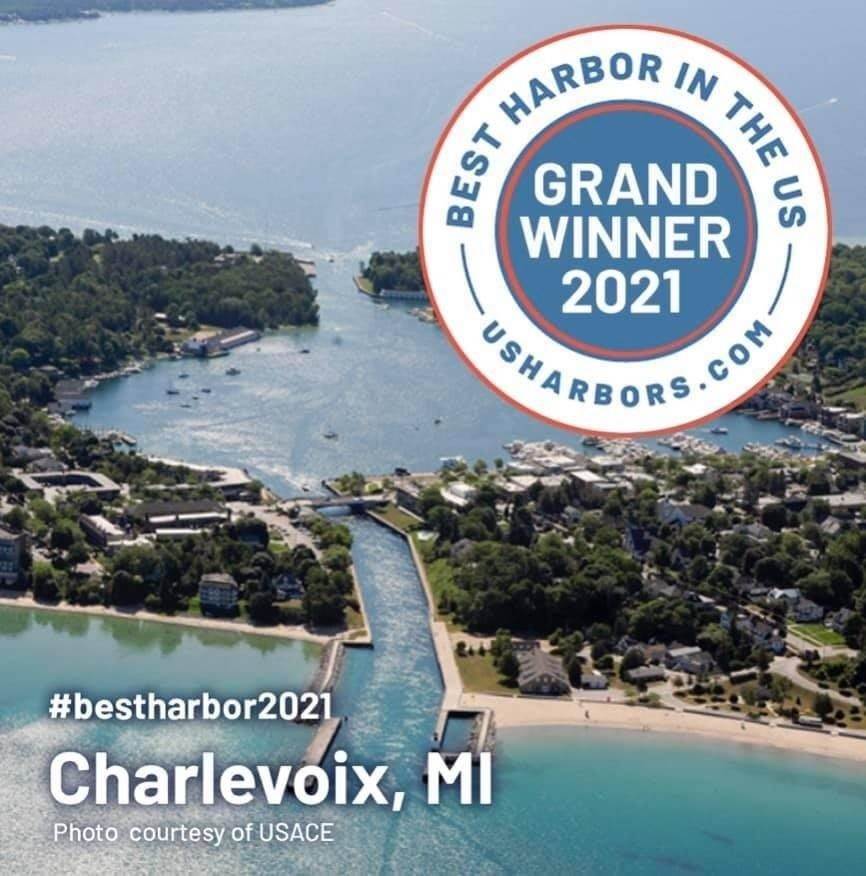 4. Single Family Homes for Sale at 100 Michigan Avenue Charlevoix, Michigan 49720 United States