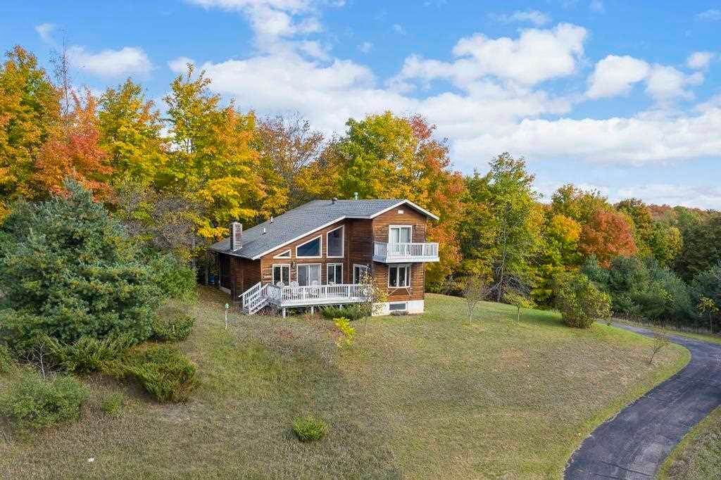 25. Single Family Homes for Sale at 3065 Leisure Lane Boyne City, Michigan 49712 United States
