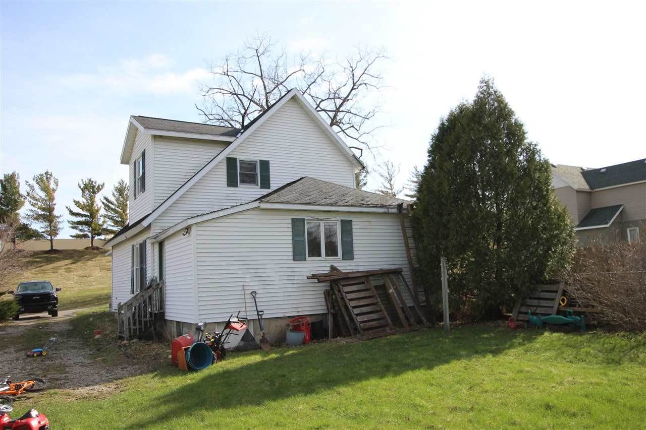 4. Single Family Homes for Sale at 520 W Sheridan Street Petoskey, Michigan 49770 United States