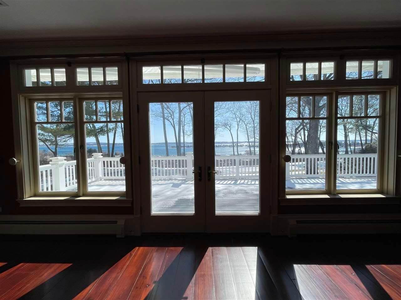 13. Single Family Homes for Sale at 591 E Bluff Drive Harbor Springs, Michigan 49740 United States