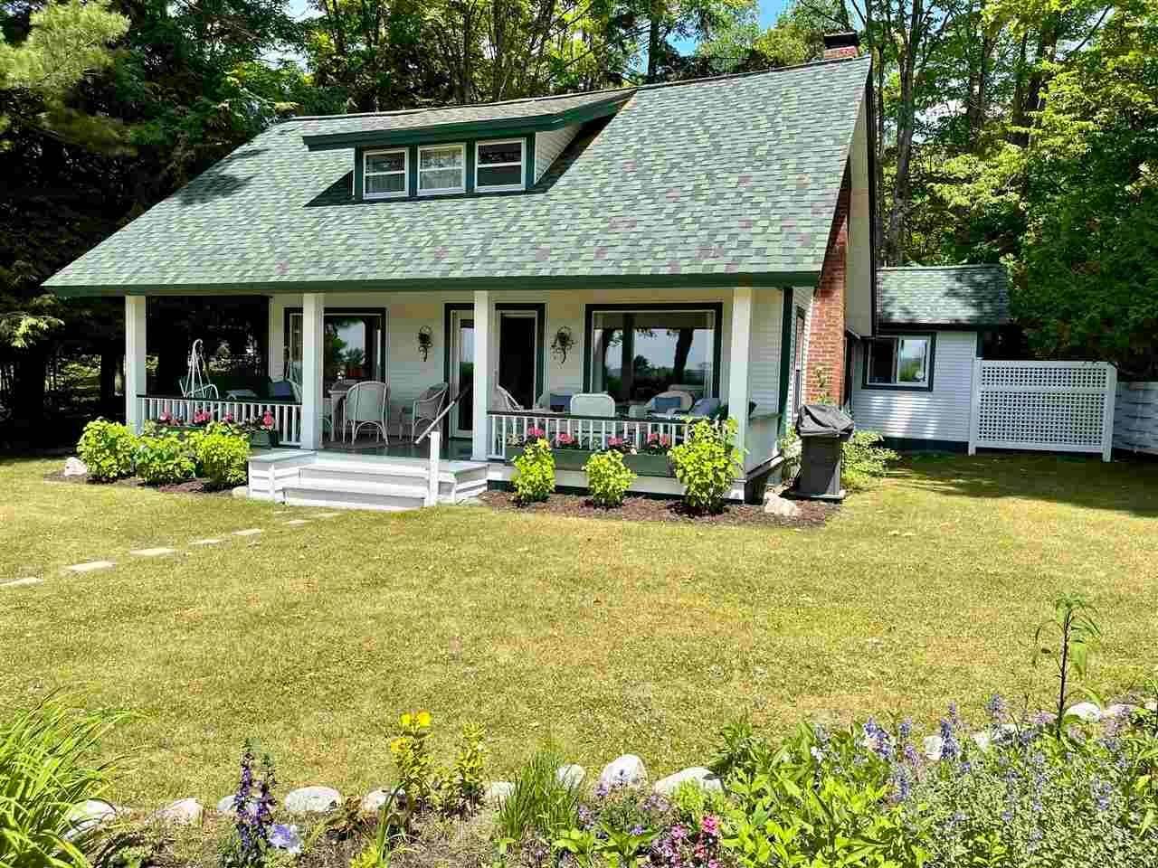 32. Single Family Homes for Sale at 1563 Sylvan Avenue Harbor Springs, Michigan 49740 United States