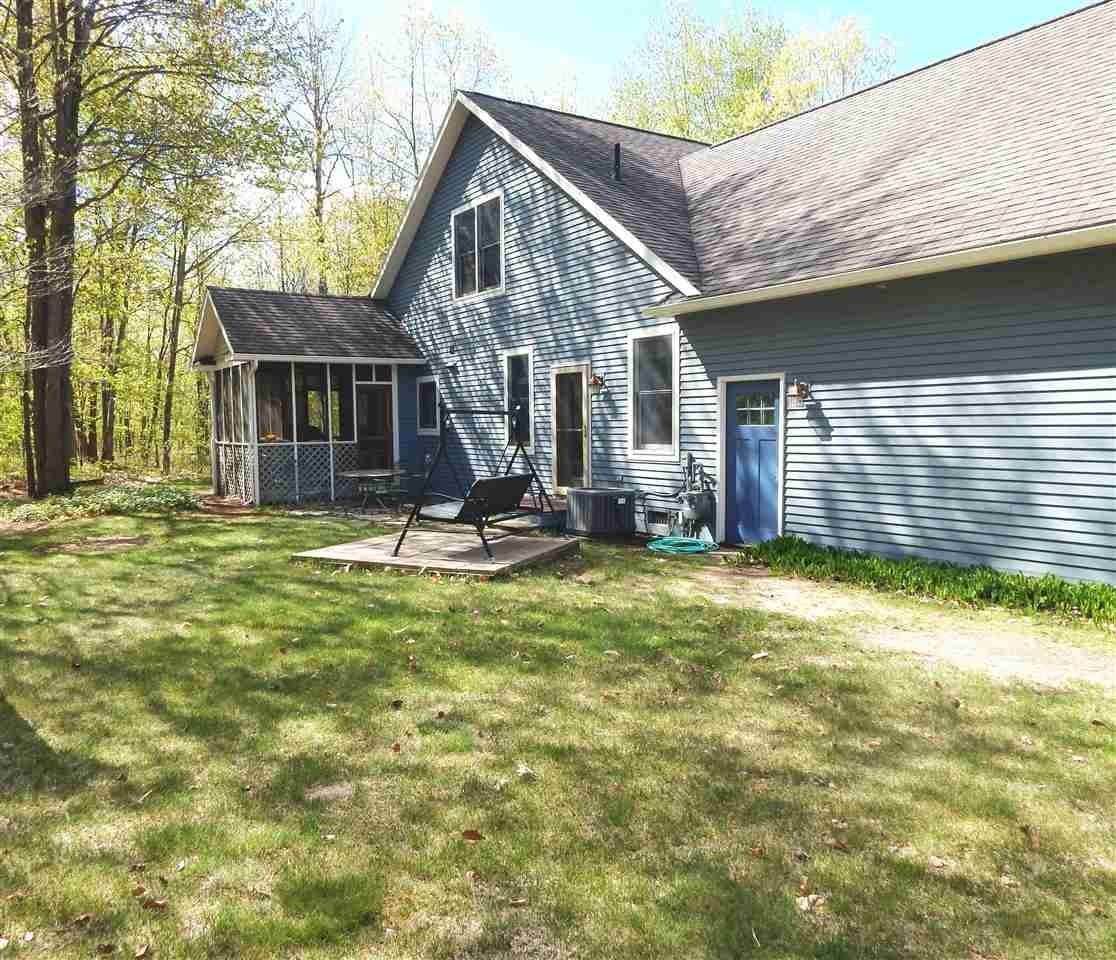 32. Single Family Homes for Sale at 7575 N Forest Lane Alanson, Michigan 49706 United States