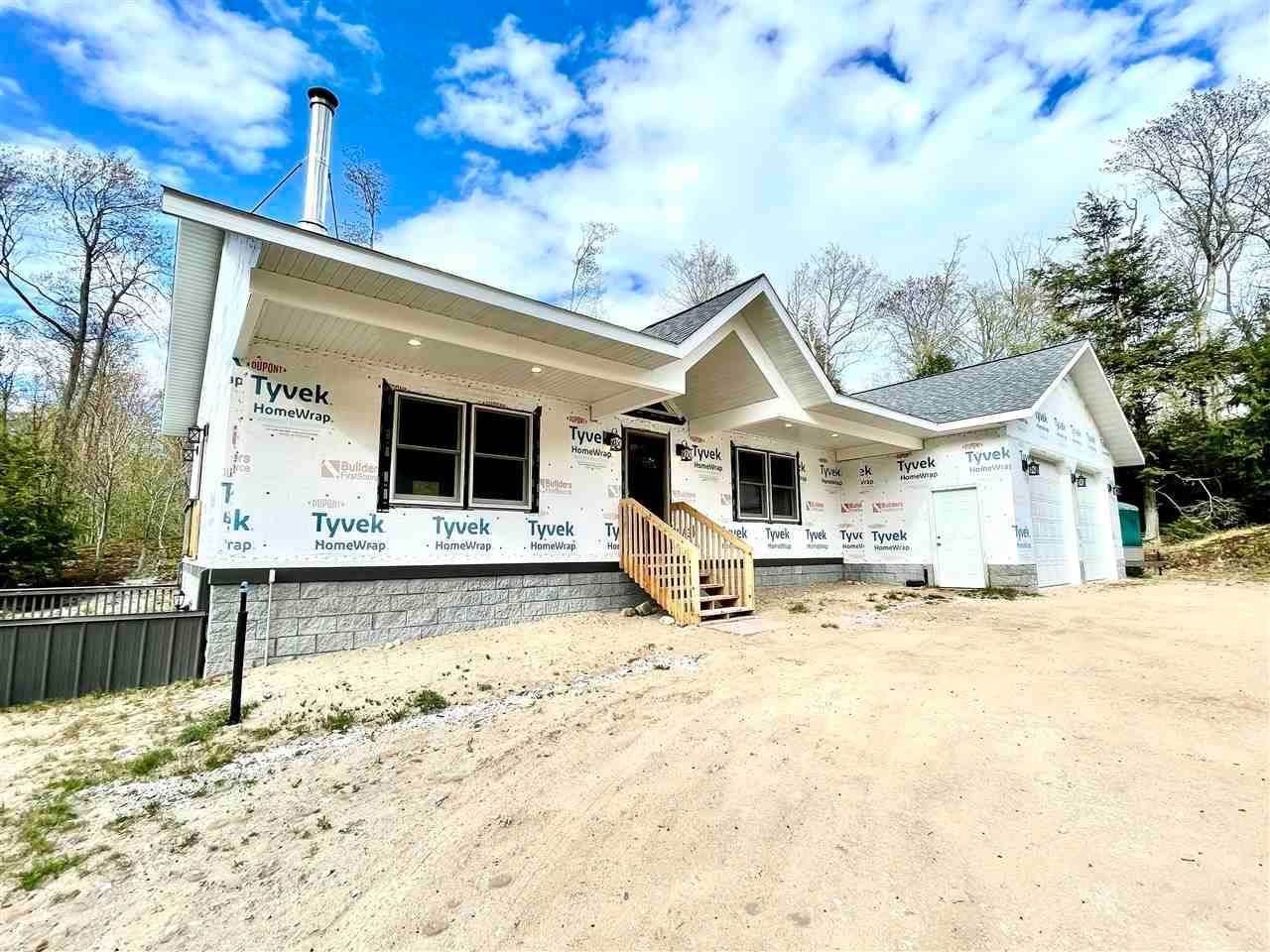 4. Single Family Homes for Sale at 27905 Donegal Bay Road Beaver Island, Michigan 49782 United States
