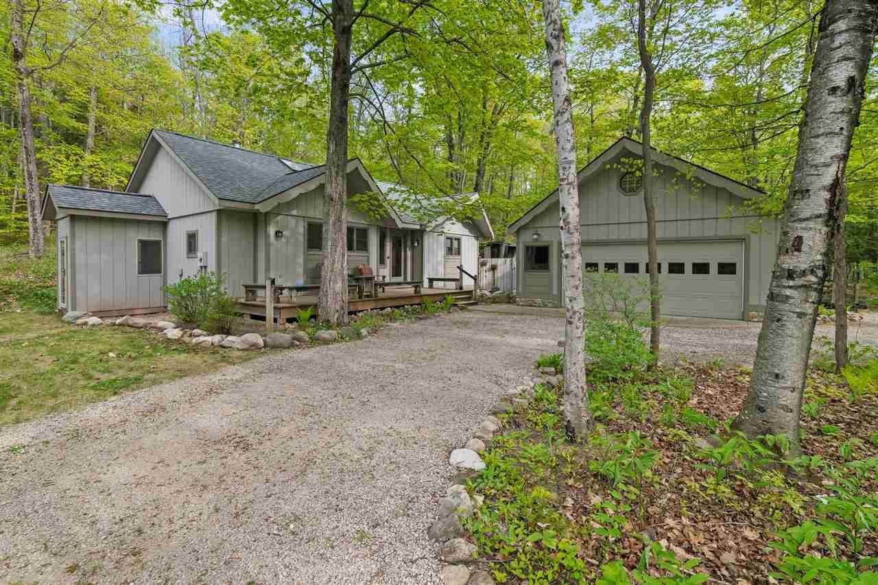 3. Single Family Homes for Sale at 1672 Maple Street Harbor Springs, Michigan 49740 United States