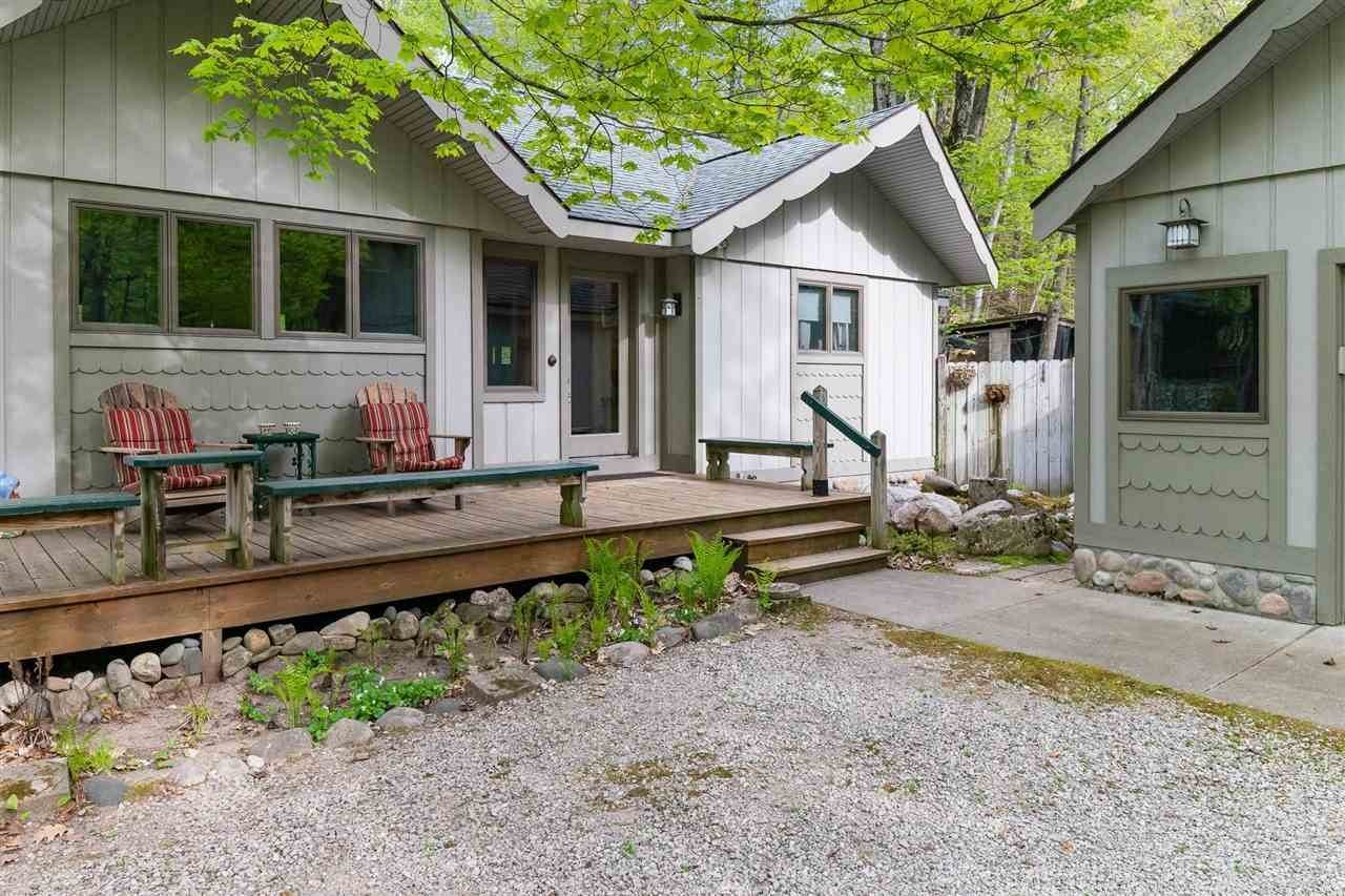 36. Single Family Homes for Sale at 1672 Maple Street Harbor Springs, Michigan 49740 United States