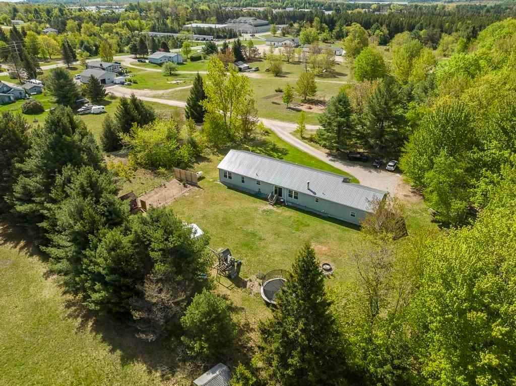 6. Single Family Homes for Sale at 8116 Clayton Road Harbor Springs, Michigan 49740 United States