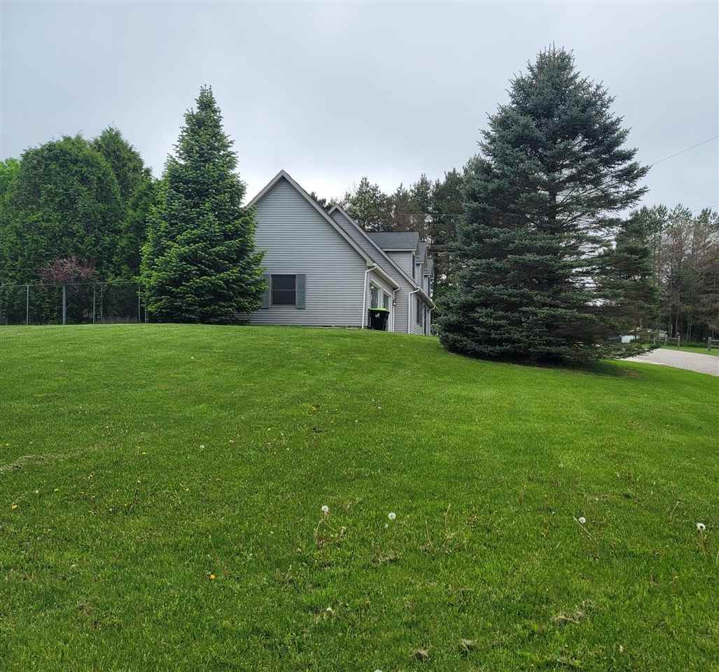 5. Single Family Homes for Sale at 11248 Sequanota Heights Drive Charlevoix, Michigan 49720 United States