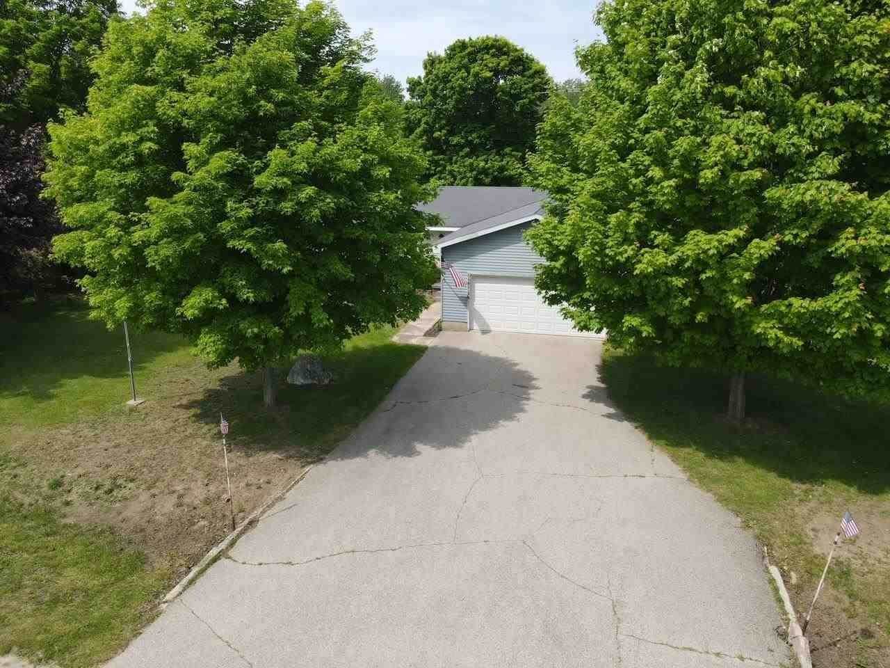 9. Single Family Homes for Sale at 4455 Beatty Road Charlevoix, Michigan 49720 United States