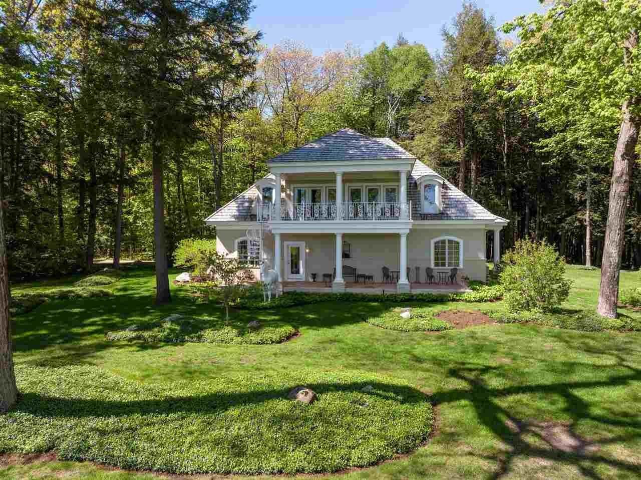 41. Single Family Homes for Sale at 2727 Bester Road Harbor Springs, Michigan 49740 United States