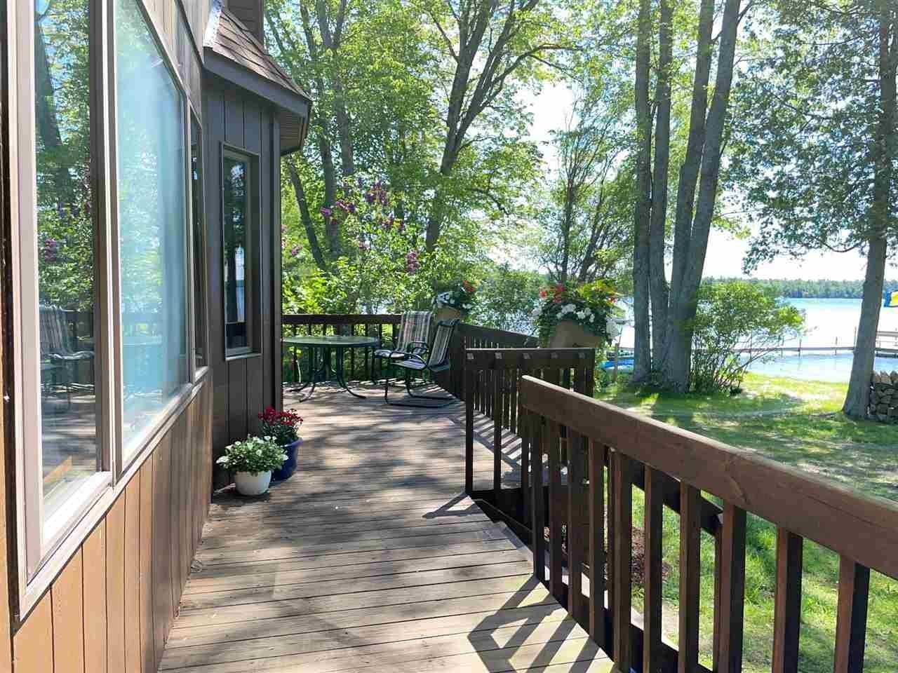 9. Single Family Homes for Sale at 10781 Reinhardt Shores Levering, Michigan 49755 United States