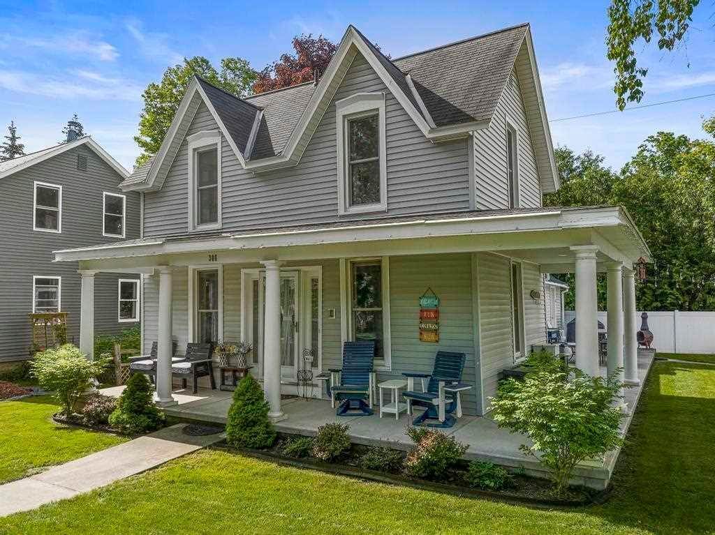 27. Single Family Homes for Sale at 306 Mason Street Charlevoix, Michigan 49720 United States
