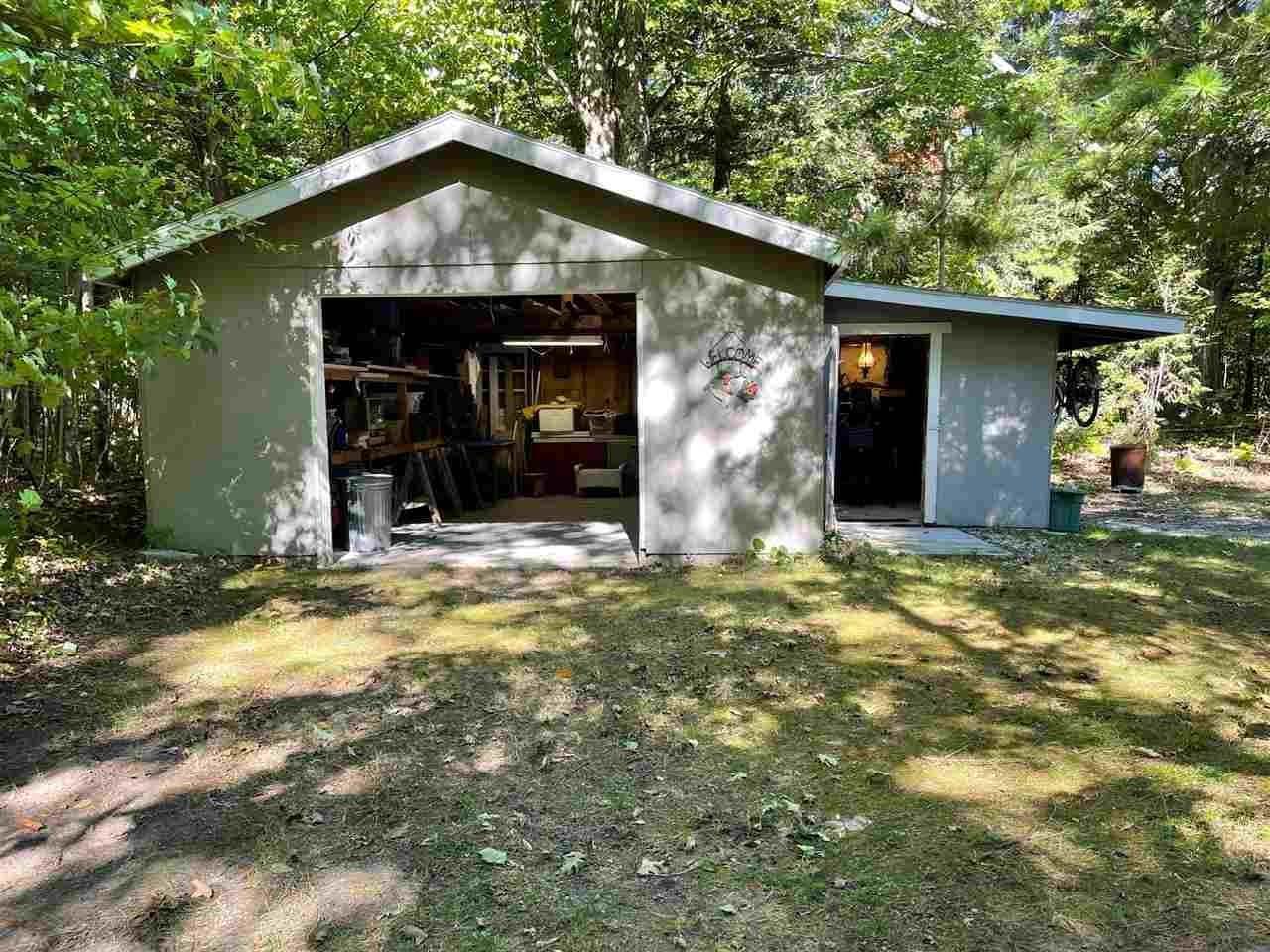 38. Single Family Homes for Sale at 30740 East Side Drive Beaver Island, Michigan 49782 United States