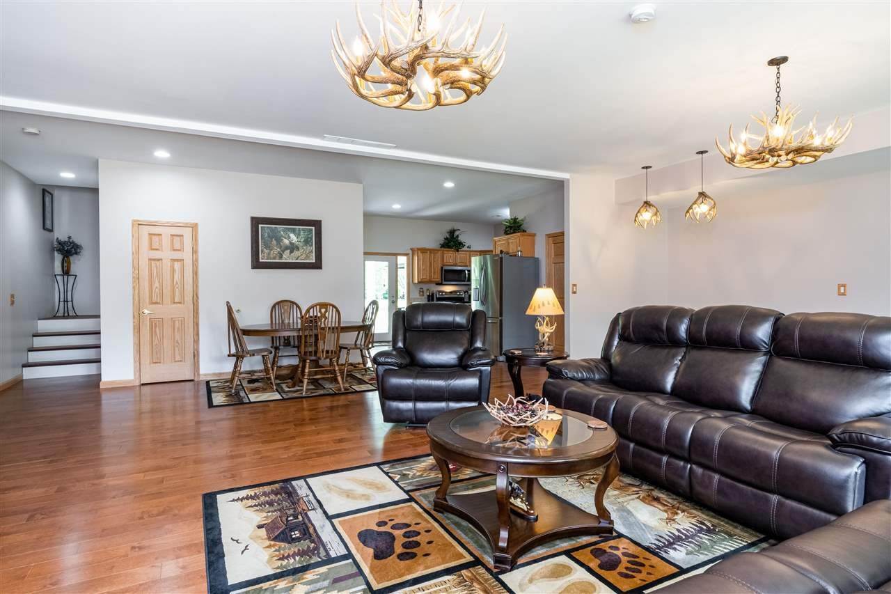 6. Single Family Homes for Sale at 7805 Dobie Lane Mancelona, Michigan 49659 United States
