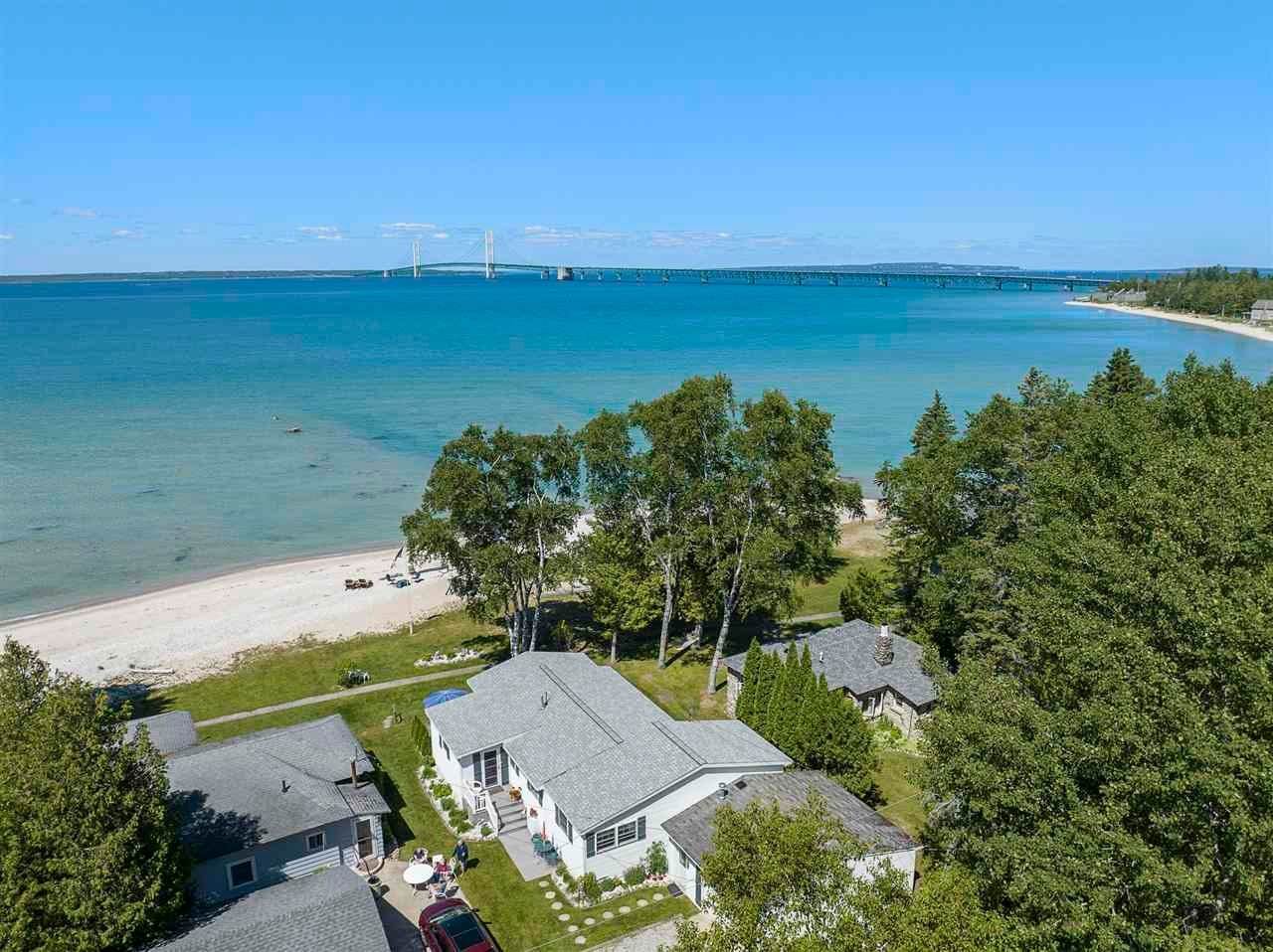 6. Single Family Homes for Sale at 612 Lakeside Drive Mackinaw City, Michigan 49701 United States