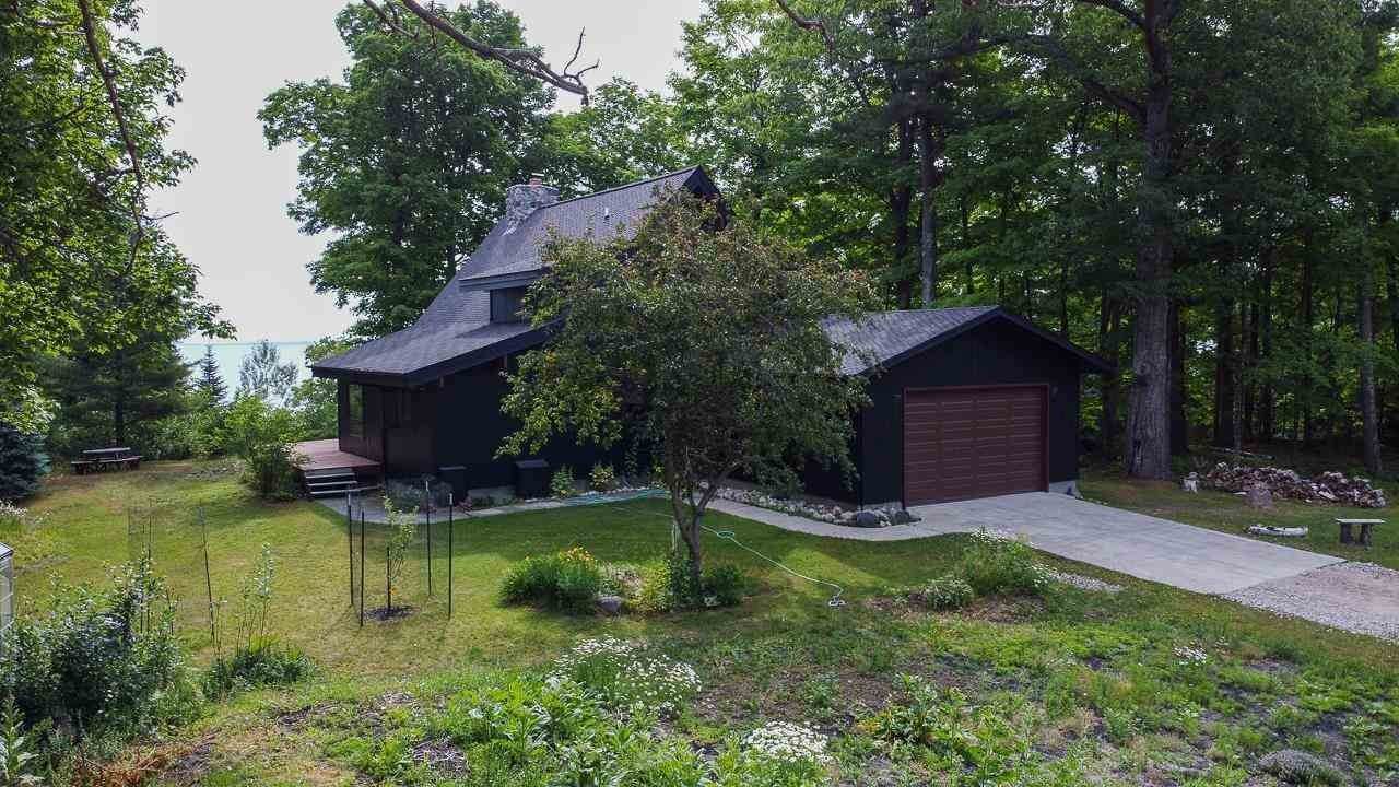 4. Single Family Homes for Sale at 29670 East Side Drive Beaver Island, Michigan 49782 United States
