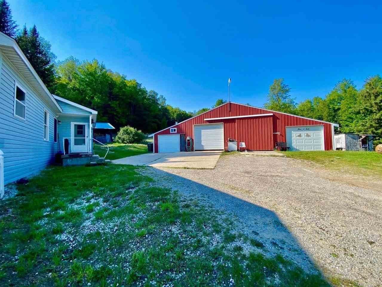 7. Single Family Homes for Sale at 8584 W Cameron Bridge Road Frederic, Michigan 49733 United States