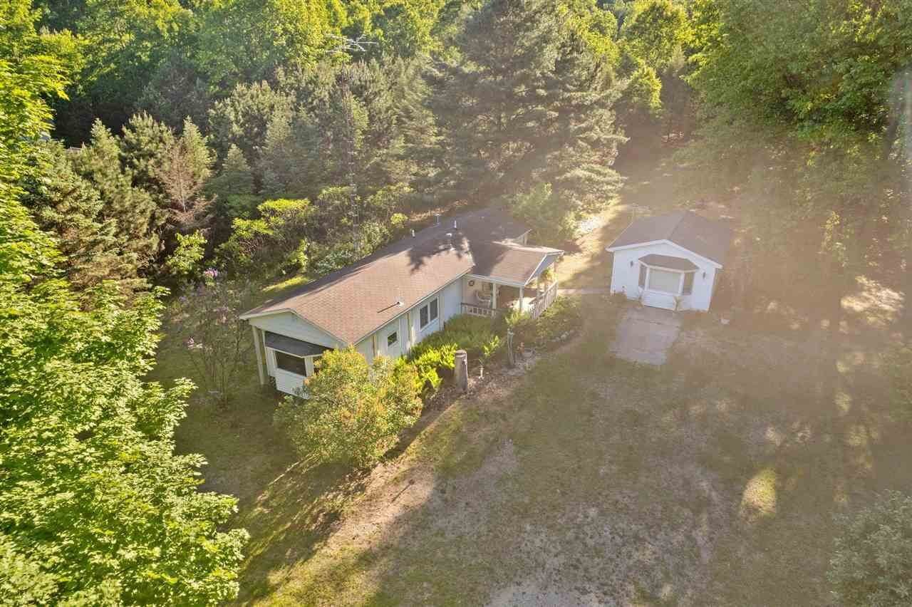 5. Single Family Homes for Sale at 8923 S East Torch Lake Drive Alden, Michigan 49612 United States