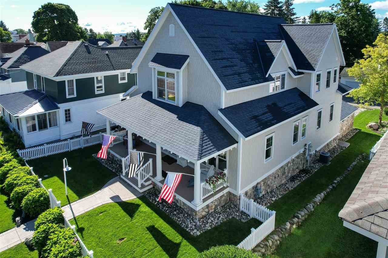 45. Single Family Homes for Sale at 287 Fourth Street Harbor Springs, Michigan 49740 United States