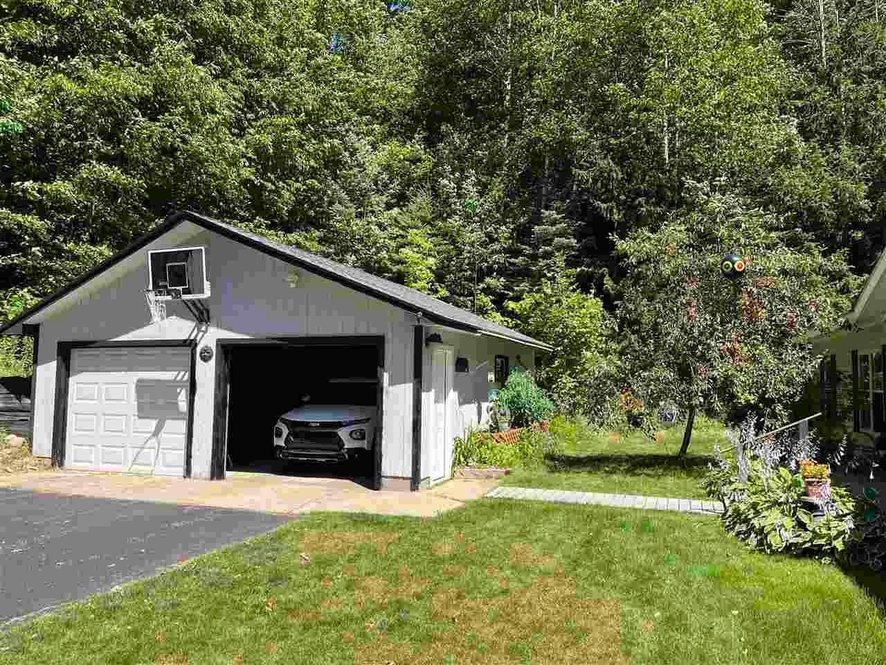 3. Single Family Homes for Sale at 1525 Blackbird Road Petoskey, Michigan 49770 United States
