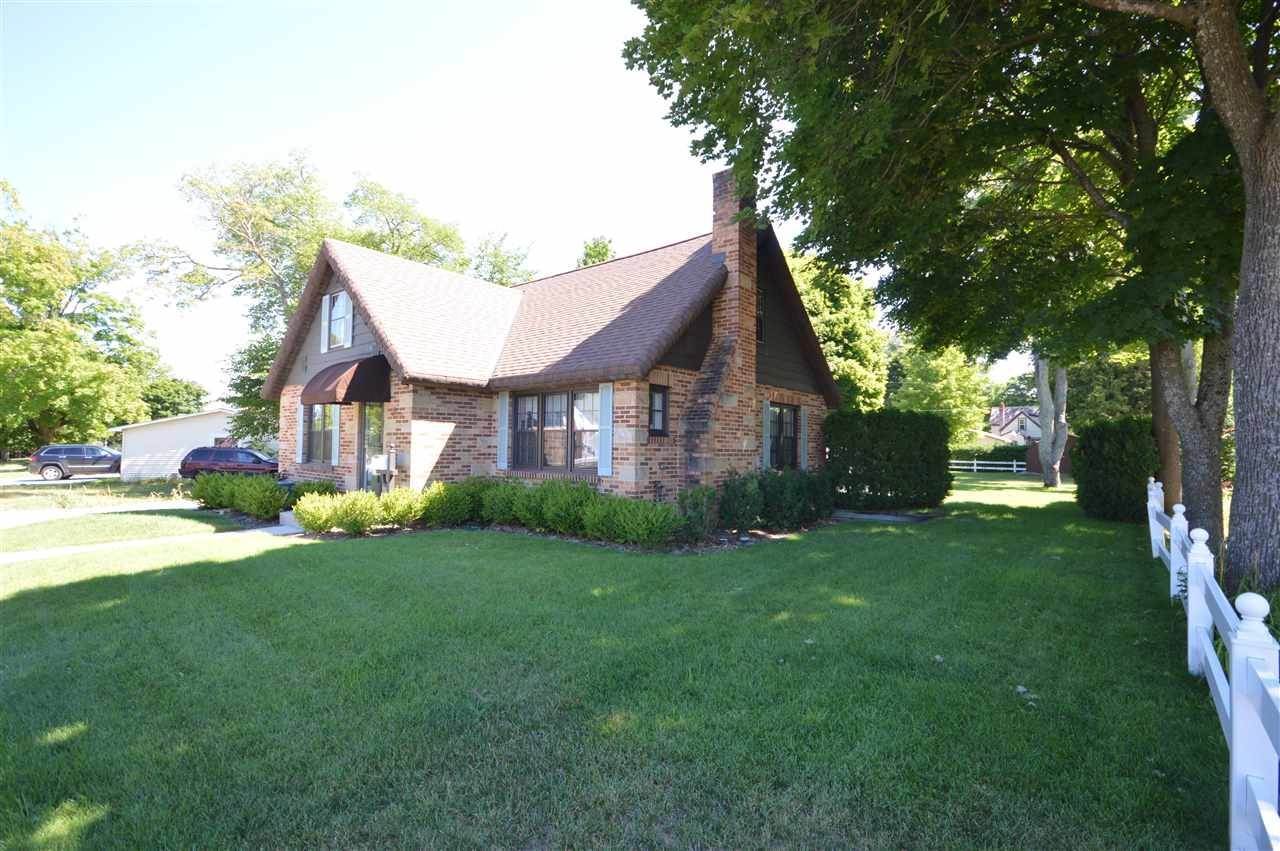 1. Single Family Homes for Sale at 521 S Park Street Boyne City, Michigan 49712 United States
