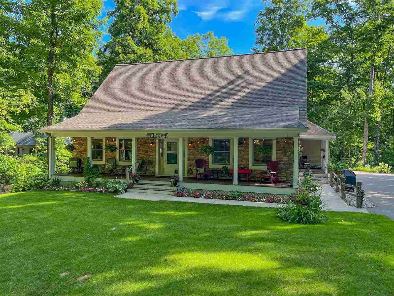 44. Single Family Homes for Sale at 6081 Forest Ridge Lane Harbor Springs, Michigan 49740 United States