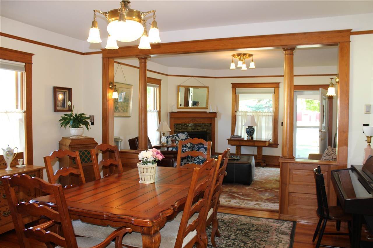 7. Single Family Homes for Sale at 205 E Etherington Street Mackinaw City, Michigan 49701 United States