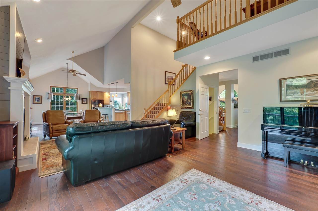 24. Single Family Homes for Sale at 6325 Juniper Lane Harbor Springs, Michigan 49740 United States