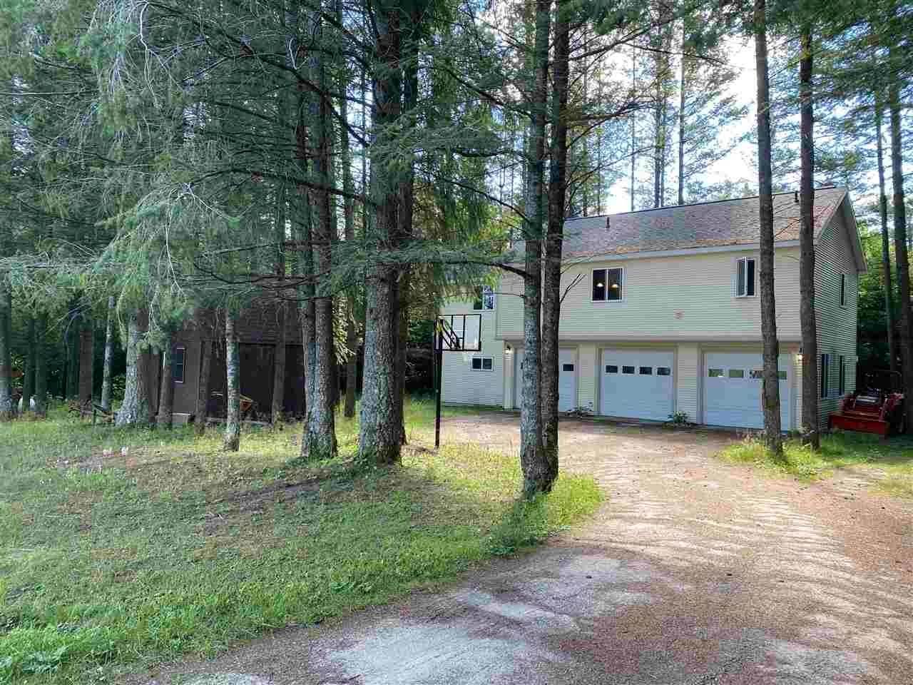 28. Single Family Homes for Sale at 2564 E Brutus Road Alanson, Michigan 49706 United States