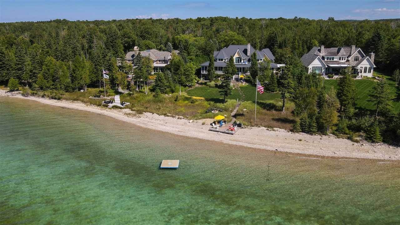14. Single Family Homes for Sale at 7655 Oyster Bay Drive Charlevoix, Michigan 49720 United States