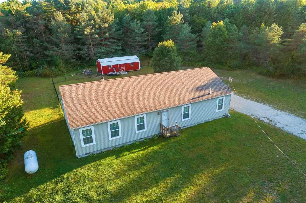 37. Single Family Homes for Sale at 5092 Grigsby Lane Petoskey, Michigan 49770 United States