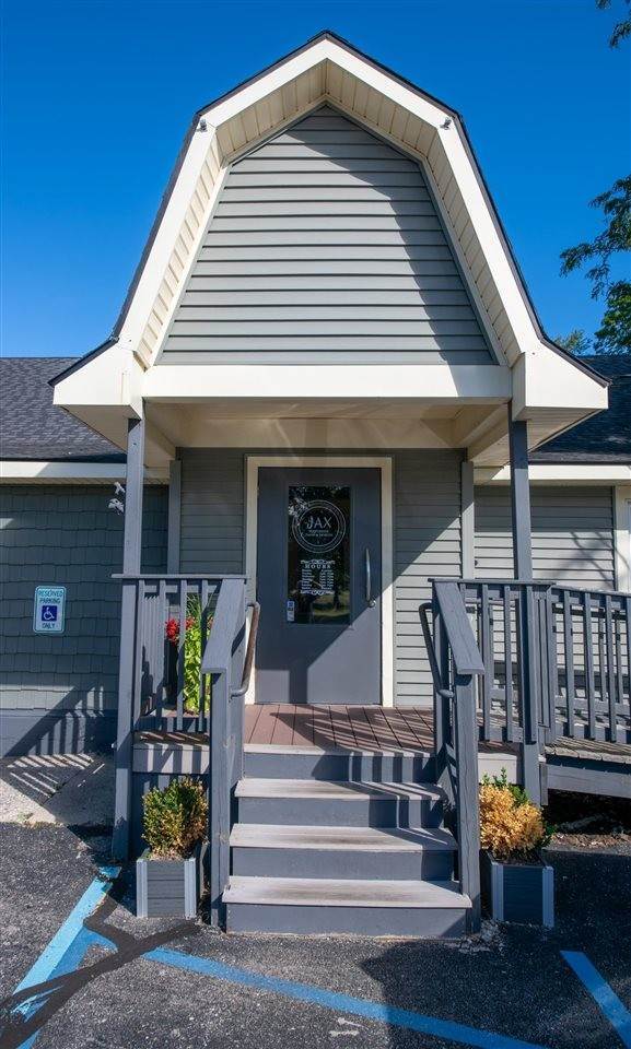 7. Commercial for Sale at 757 Petoskey Avenue Charlevoix, Michigan 49720 United States
