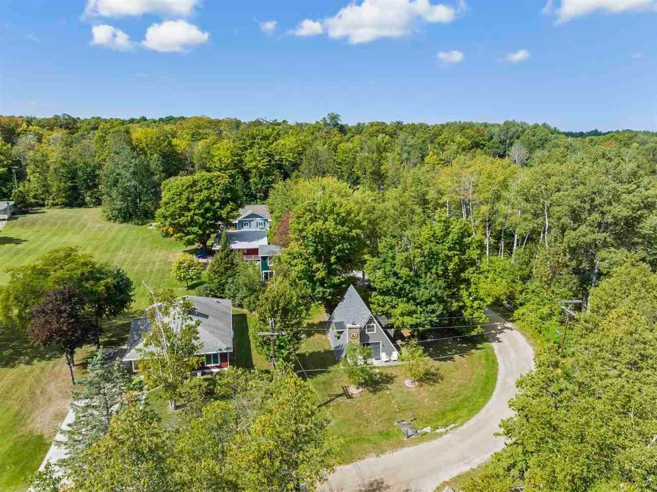 24. Single Family Homes for Sale at 9121 Las Olas Drive Charlevoix, Michigan 49720 United States