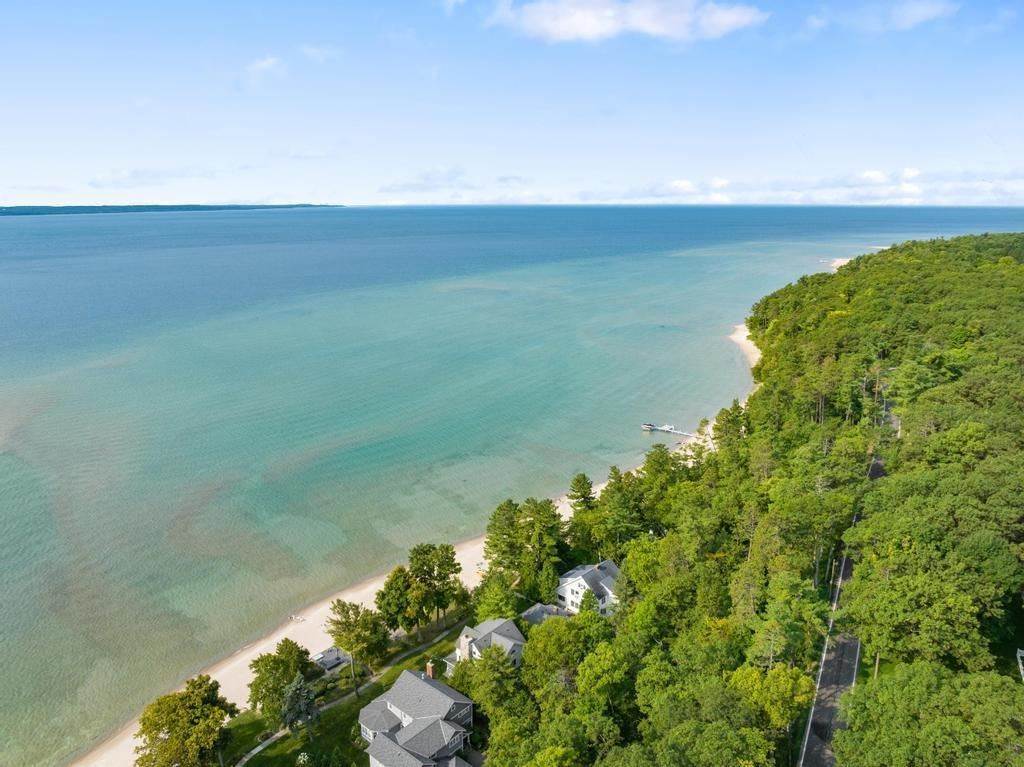 40. Single Family Homes for Sale at 5213 Forest Beach Harbor Springs, Michigan 49740 United States