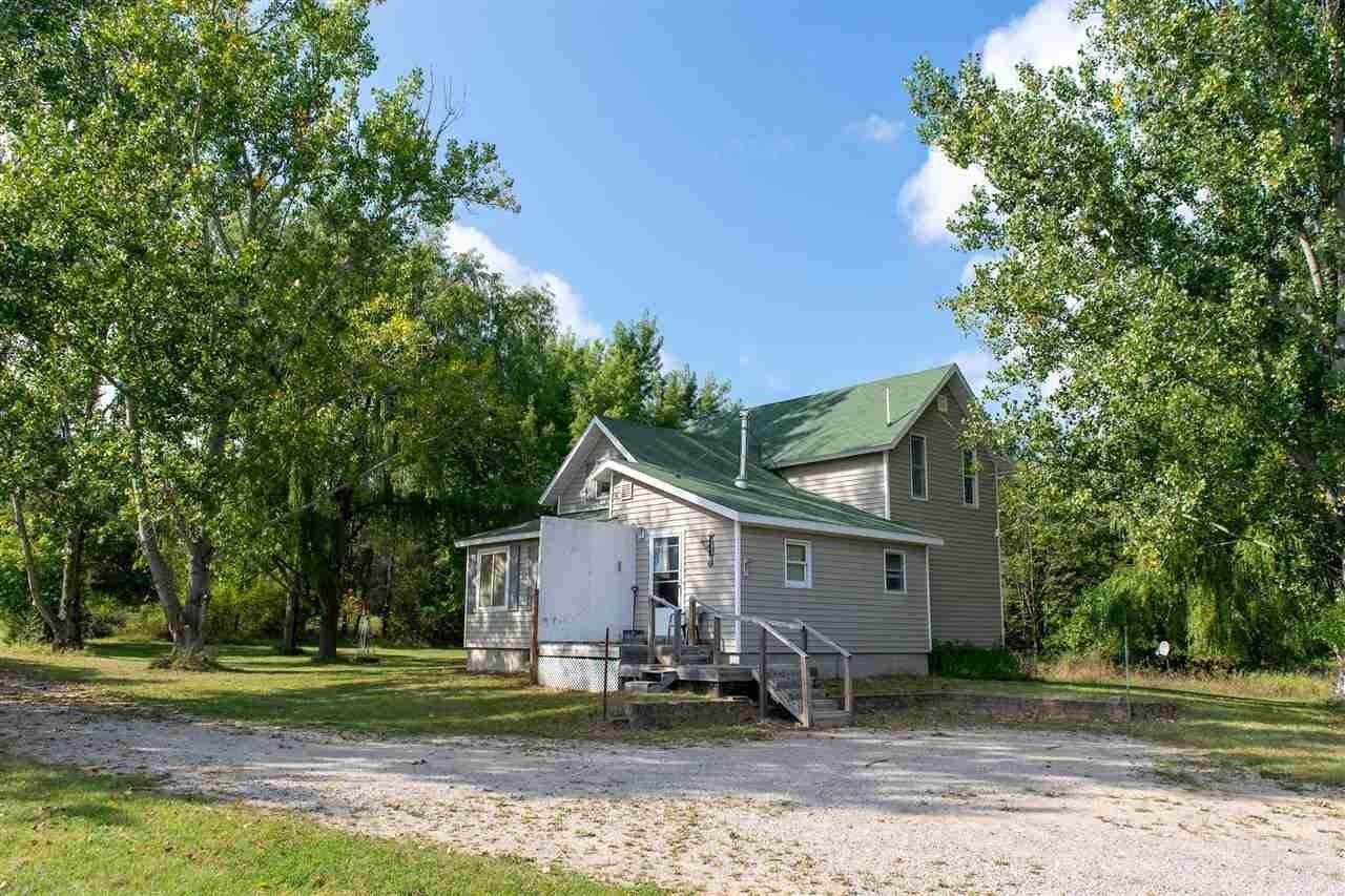 6. Single Family Homes for Sale at 4175 US 31 Highway Alanson, Michigan 49706 United States