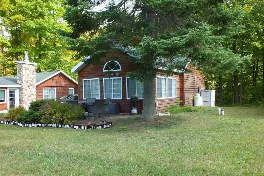 5. Single Family Homes for Sale at 2369 Hidden Valley Charlevoix, Michigan 49720 United States