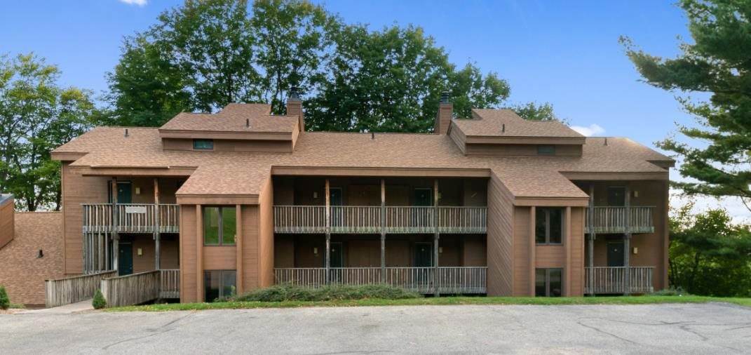 28. Single Family Homes for Sale at 4673 N Crossover Drive Bellaire, Michigan 49615 United States