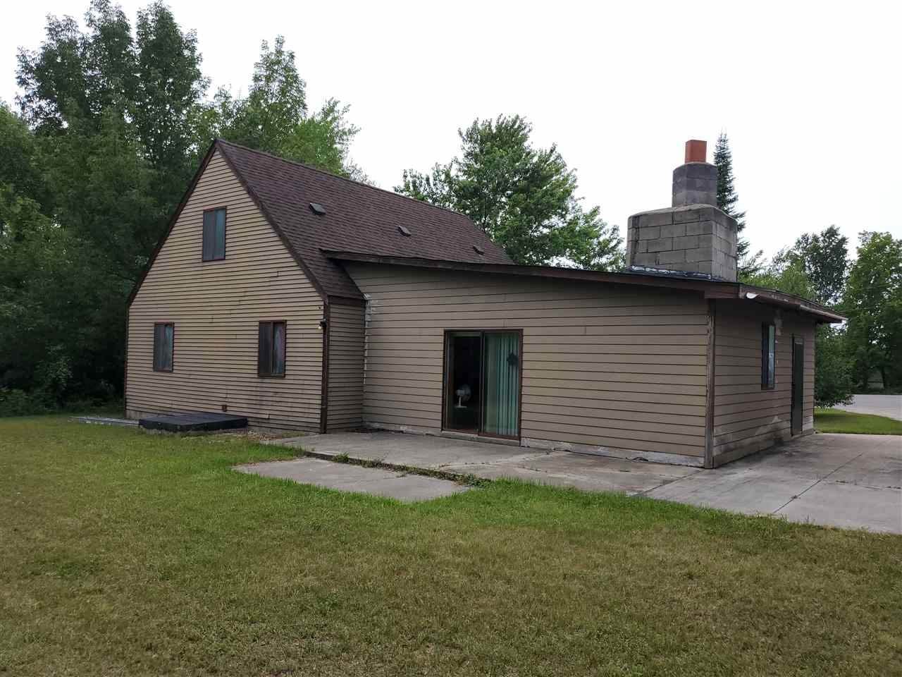 3. Single Family Homes for Sale at 7610 Charlevoix View Drive Drive Charlevoix, Michigan 49720 United States