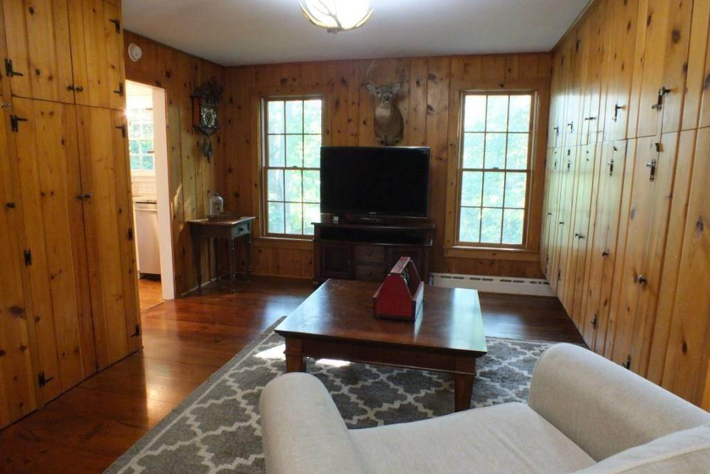 35. Single Family Homes for Sale at 3257 N Manitou Trail Leland, Michigan 49654 United States
