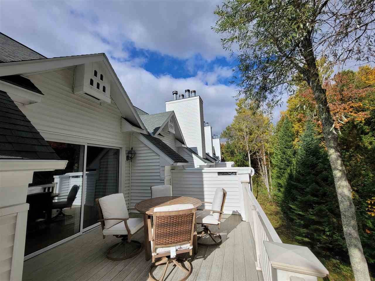 16. Single Family Homes for Sale at 240 Artesian Way Harbor Springs, Michigan 49740 United States