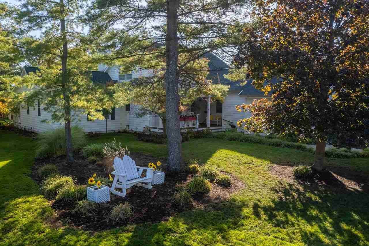 17. Single Family Homes for Sale at 9534 Cottage Pointe Drive Charlevoix, Michigan 49720 United States