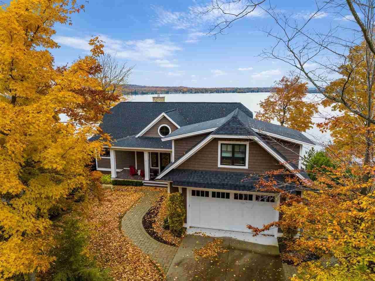 5. Single Family Homes for Sale at 5901 Cincinnati Point Trail Petoskey, Michigan 49770 United States