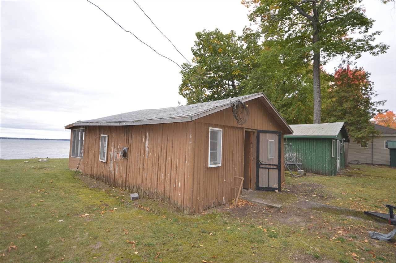 3. Single Family Homes for Sale at 432 N Black River Road Cheboygan, Michigan 49765 United States